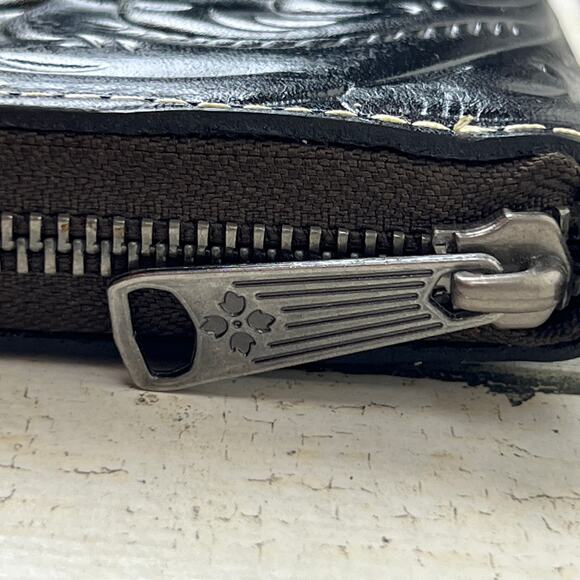 Women’s Tooled Italian Leather Black Clutch Wristlet Wallet - Picture 12 of 14